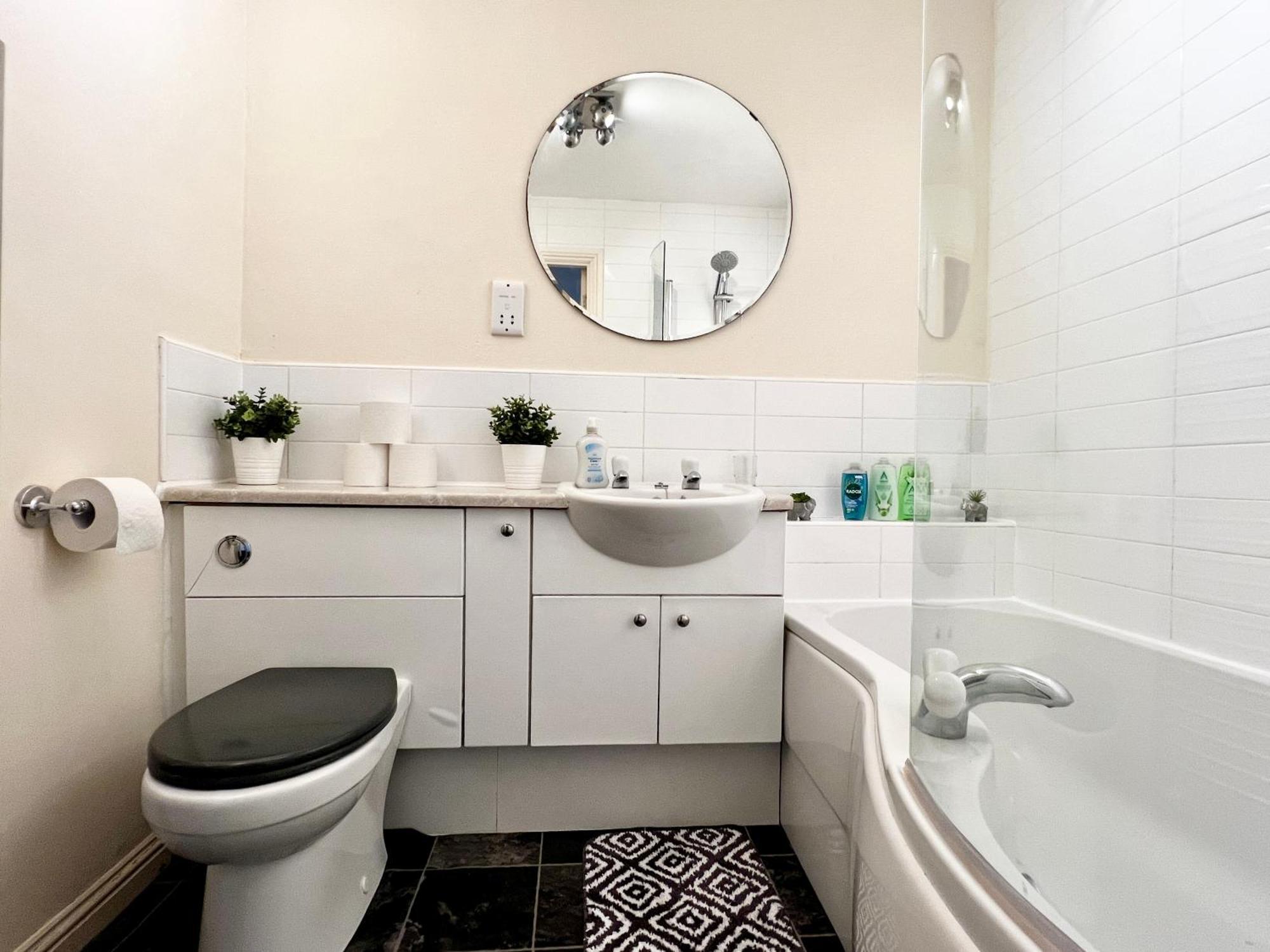 글라스고 Stylish Modern Flat With Juliet Balcony & Parking 아파트 외부 사진