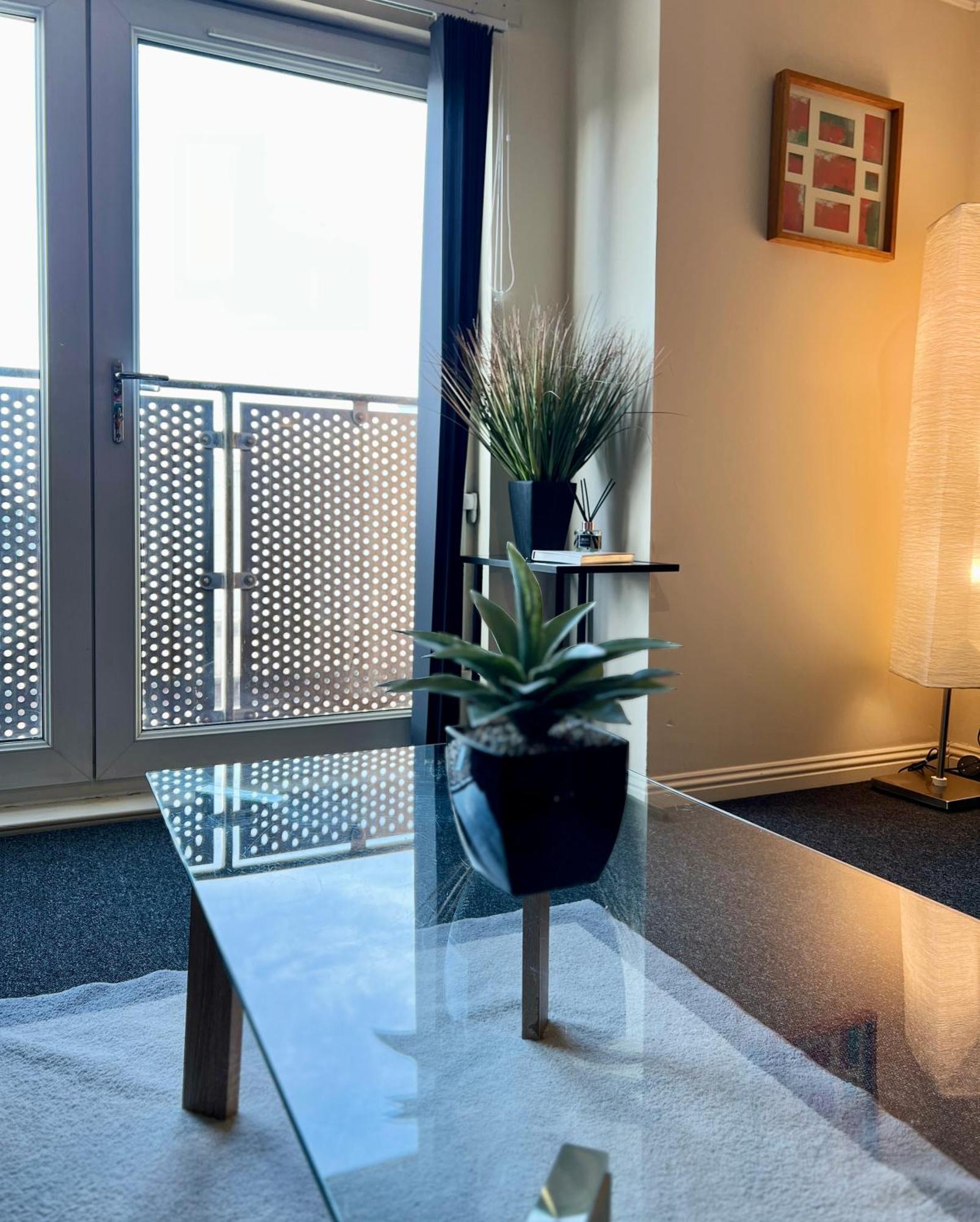 글라스고 Stylish Modern Flat With Juliet Balcony & Parking 아파트 외부 사진