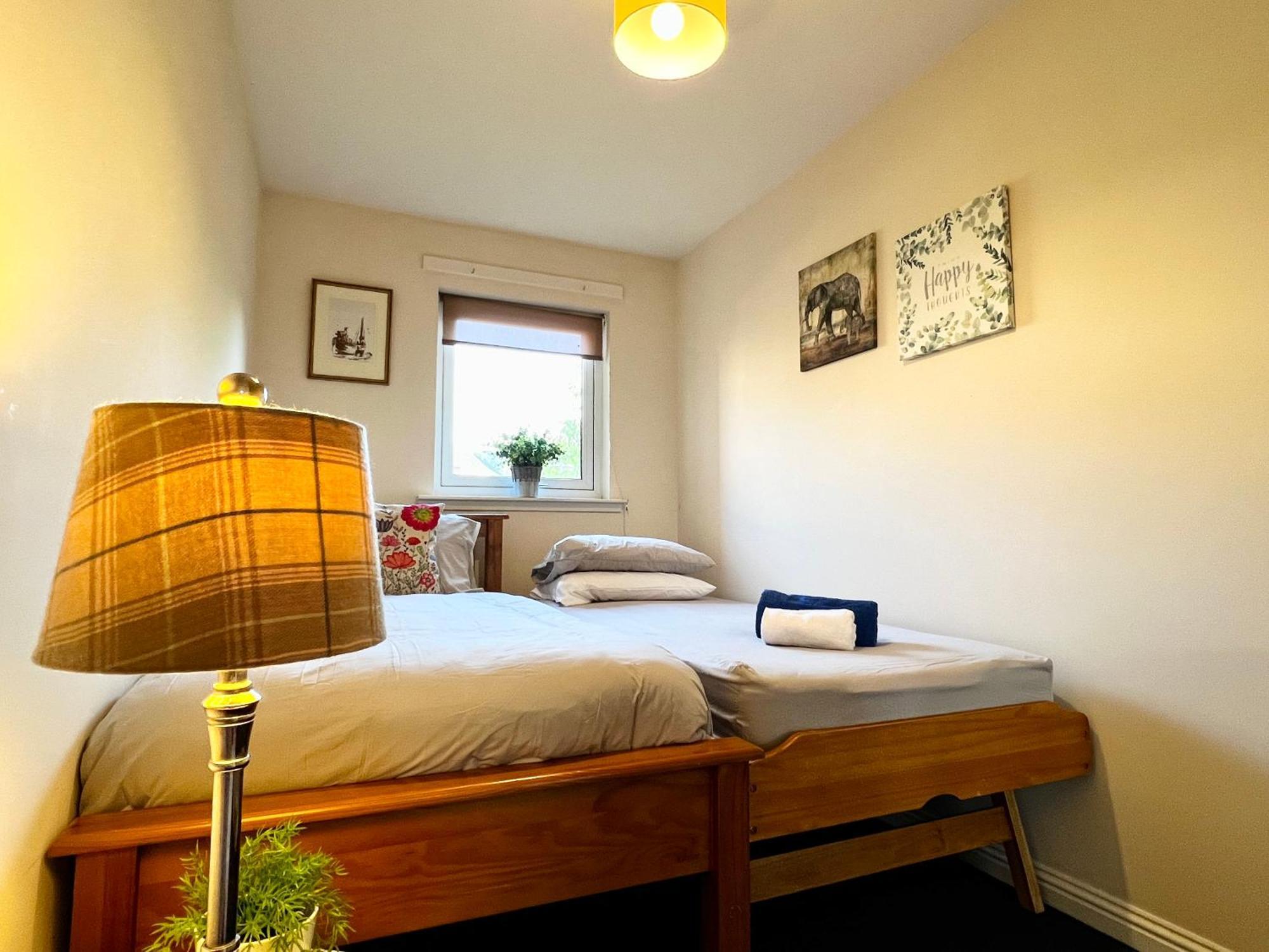 글라스고 Stylish Modern Flat With Juliet Balcony & Parking 아파트 외부 사진